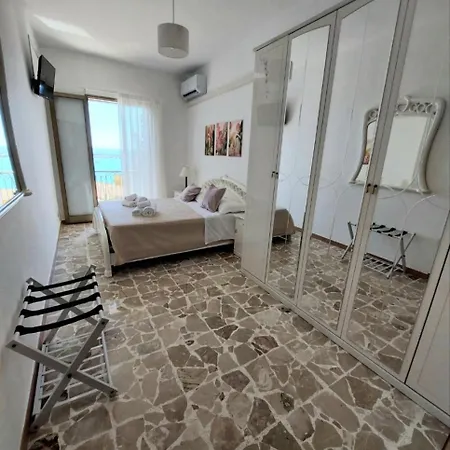 A Casa Dei Nonni Apartamento Giardini Naxos